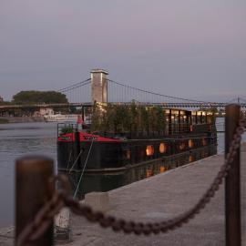 LA PENICHE - Bed And Bicycle - Tournon, hotel in Tournon-sur-Rhône