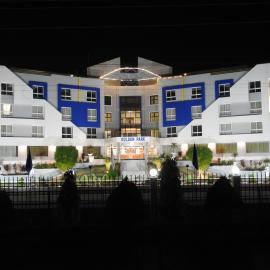 GOLDEN PARK HOTEL & RESORT, hotell i Māldah