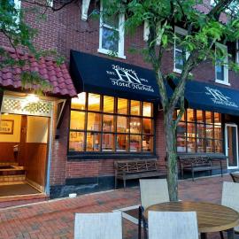 Historic Hotel Nichols, hotel i South Haven