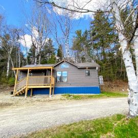 B10 NEW Awesome Tiny Home with AC Mountain Views Minutes to Skiing Hiking Attractions, ξενοδοχείο σε Carroll
