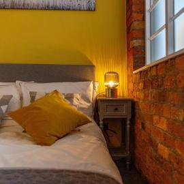 Lovely Central 1 Bed Apartment Sleeps 2 plus 1