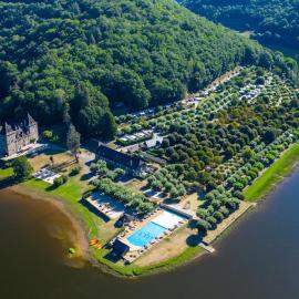 Camping Le château du gibanel, khách sạn ở Saint-Martial-Entraygues