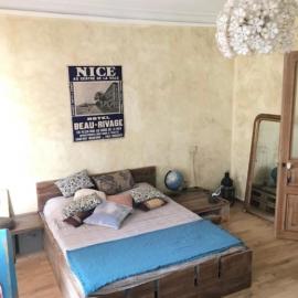 Great and light private room in the heart of Nice, מלון בניס