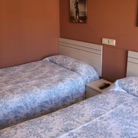 HOSTAL BURGALES, хотел в Milagro