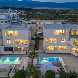 Apartments & Rooms Danivan Pool Villas B