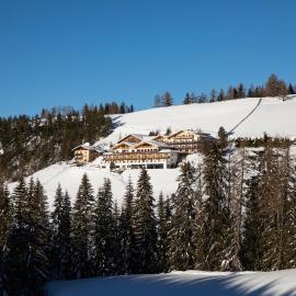 Kräuterhotel Zischghof, hotel in Obereggen