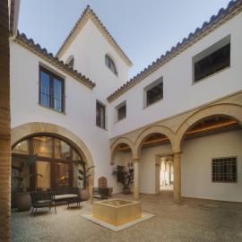 Apartamentos Los Patios del Pañuelo, hotel di Kordoba