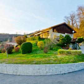 Le Mas Dauphinois, hotel em Le Grand-Lemps