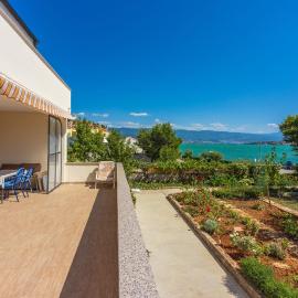 Apartments Star by the sea, hotel in Čižići