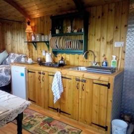 Lower Haven Shepherds Hut, Hotel in Bath