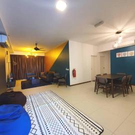 Landmark By Katana 3BR Glamorous Highrise Seaview Homestay Gurney无敌海景三房套房, hotel in Tanjong Tokong