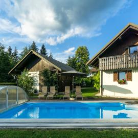 Holiday House in Nature with Pool, Pr Matažič, ξενοδοχείο σε Kamnik