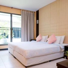 ทิลแลนด์เซีย รีสอร์ท, Hotel in Thanya Buri