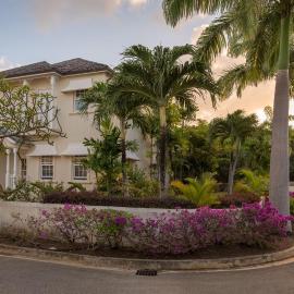 Shimmers, stunning, stylish West Coast Villa, hotel sa Saint Peter