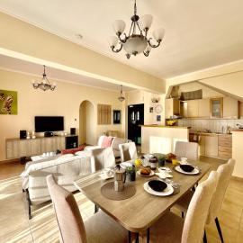 Nissaki Jonas Apartment