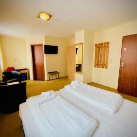 Hotel 194