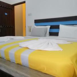 Le Petit Hotel & Restaurant