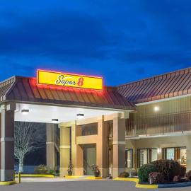 Super 8 by Wyndham Knoxville North/Powell, hotel in Knoxville
