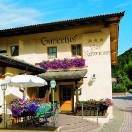 Gasthof Gasserhof, hotel em Eggen