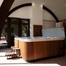HVT Comfort Apartments, Hotel in Mezőkövesd