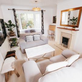 Booker Avenue House - 4 bedroom house with garden and parking