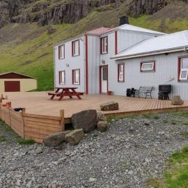 Guesthouse Stekkatún, hotel di Skálafell