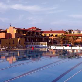 Continental Resort, hotel em Tirrenia