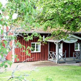 Hofsnäs Lilla Sjöstuga โรงแรมในHovsnäs