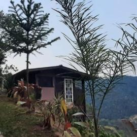 Chalé Pakere Bellavista - visão magnífica do vale e montanhas a mais de mil metros de altitude, wi-fi, sauna, piscina e água de nascente - locação do chalé sem prestação de serviços