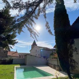 MY BOUTIQUE GUESTHOUSE - Fabulous Suites 10 Min A7 -, hotel em Anneyron