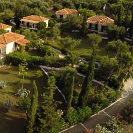 Muses Villas, готель у місті Фінікунда