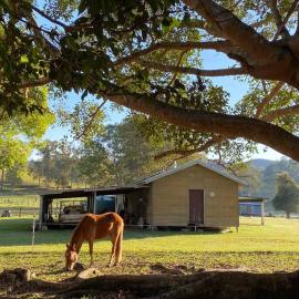 Stay at the Barn... Immerse yourself in nature.، فندق في Kenilworth