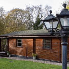 The Steadings Log Cabins, отель в городе Kettlebridge