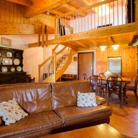 Ski&bike In The Sunny Valley by Halldis, hotel a Barzio