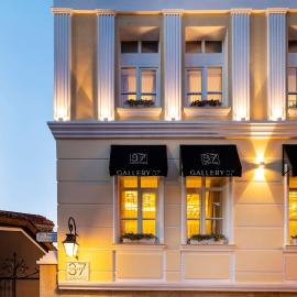 Art Boutique Hotel Gallery 37 Plovdiv - Superb Location in the Old Town، فندق في بلوفديف