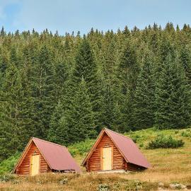 Sustainable Samel's Cottage Hrid's lake Prokletije, hotel Plavban