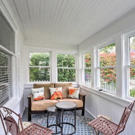 Pet-Friendly Home - 1/2 Mi to Downtown Willoughby!, hotel di Willoughby