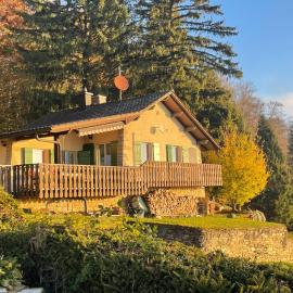 Chalet chez Jules, hotel em Asuel