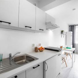 Apartmenty Ozarow - aneks kuchenny, bezpłatny parking, spokój, blisko centrum, hotel in Ożarów Mazowiecki