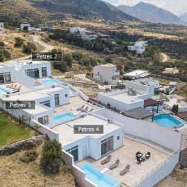 Petres Villas, ξενοδοχείο στον Πλακιά