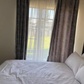 House 210 holiday rentals, hotel u gradu Alberton