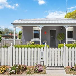 Belle Cottage on March - Central High-End Heritage, hotel di Orange