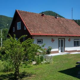 Holiday Home Colnar, hotel i Brod na Kupi