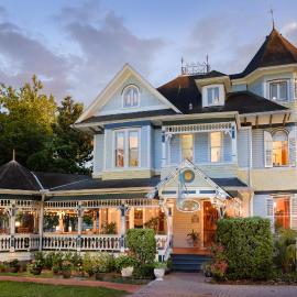 Sweetwater Branch Inn, hotel v destinaci Gainesville
