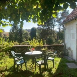 L’Alcalys - Maison de vacances au vert - Sans TV, hotel in Saint-Aignan