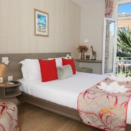 Brit Hotel Confort Le Revest Sainte-Maxime, хотел в Сен Максим