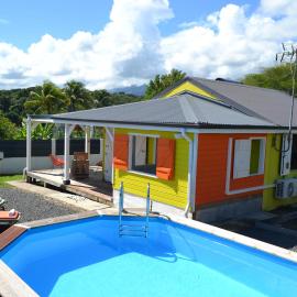 Mini-villa entre montagne et mer, hotel v destinaci Goyave