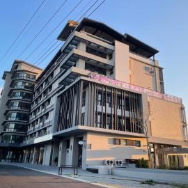 Golden W Hotel, khách sạn ở Shalu
