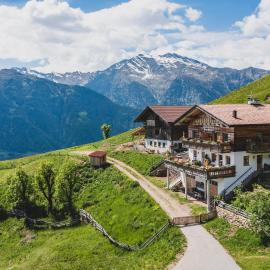 Ferienwohnungen Wiesbauer, khách sạn ở Schenna