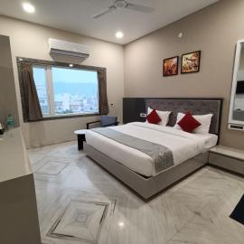 Hotel Shri Anand Dham, Nathdwara - 125 Meters away from the temple